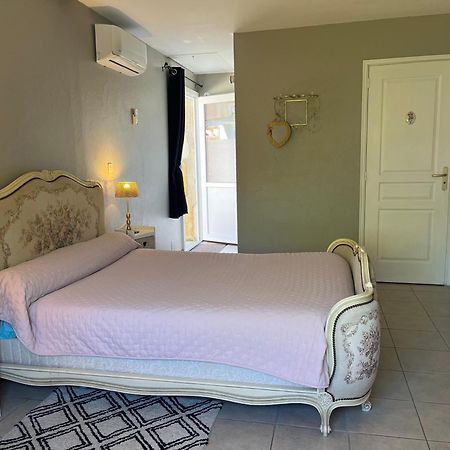 Chambres Et Gite Peyroutas " Camille" Vignonet St Emilion Bagian luar foto
