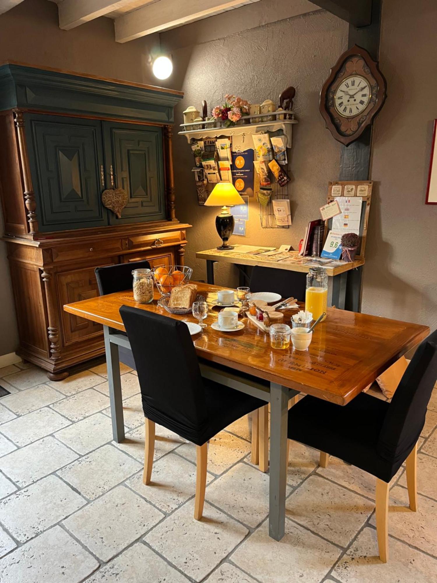 Chambres Et Gite Peyroutas " Camille" Vignonet St Emilion Bagian luar foto